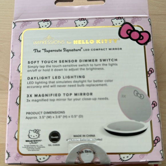 Hello Kitty Led Compact Mirror - Picture 2 of 4